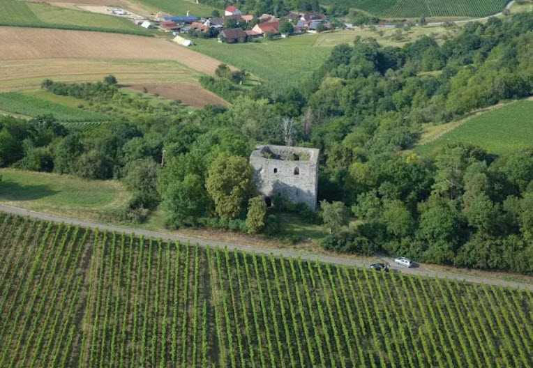 Burgruine Helfenberg, Germany